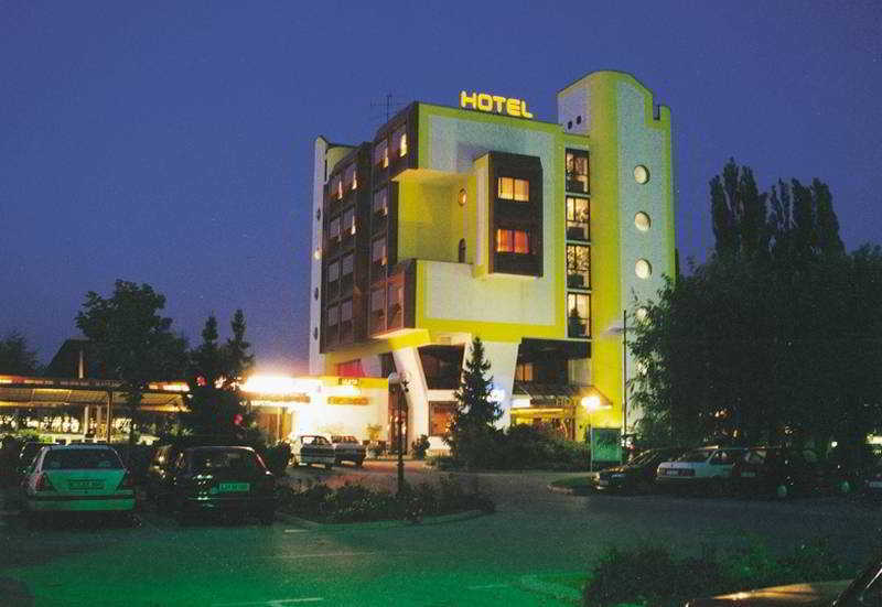 Hotel & Casino Žalec Extérieur photo